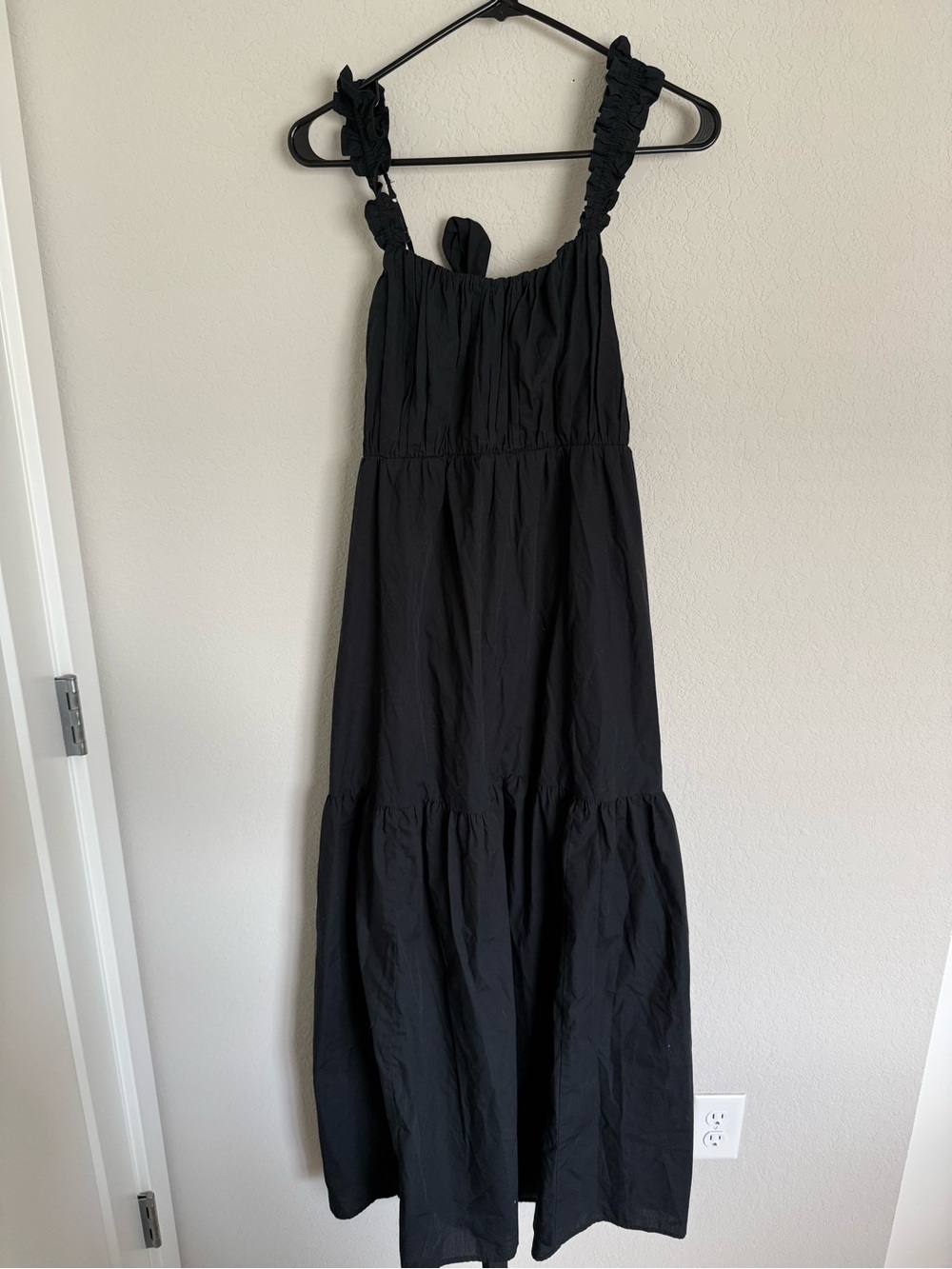 Abercrombie & Fitch black tie back maxi dress - Picture 3 of 5